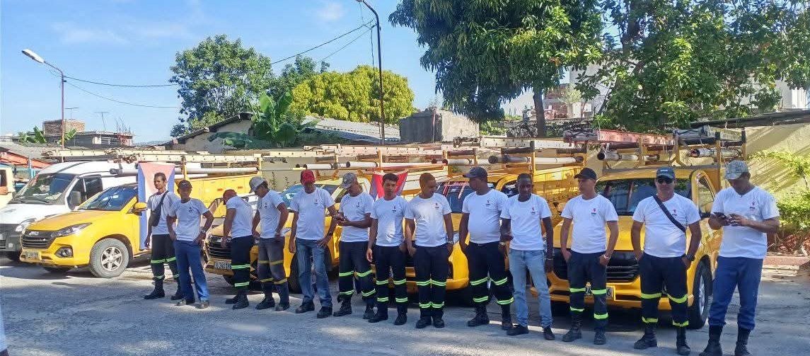 Hoy partieron a sus provincias las  brigadas de la Empresa Eléctrica de #ProvinciaGranma, #CiegoDeÁvila y #SanctiSpíritusEnMarcha  que  apoyaron la recuperación de la infraestructura eléctrica, tras las intensas lluvias.
¡Gracias por tanta solidaridad!
#SantiagodeCuba