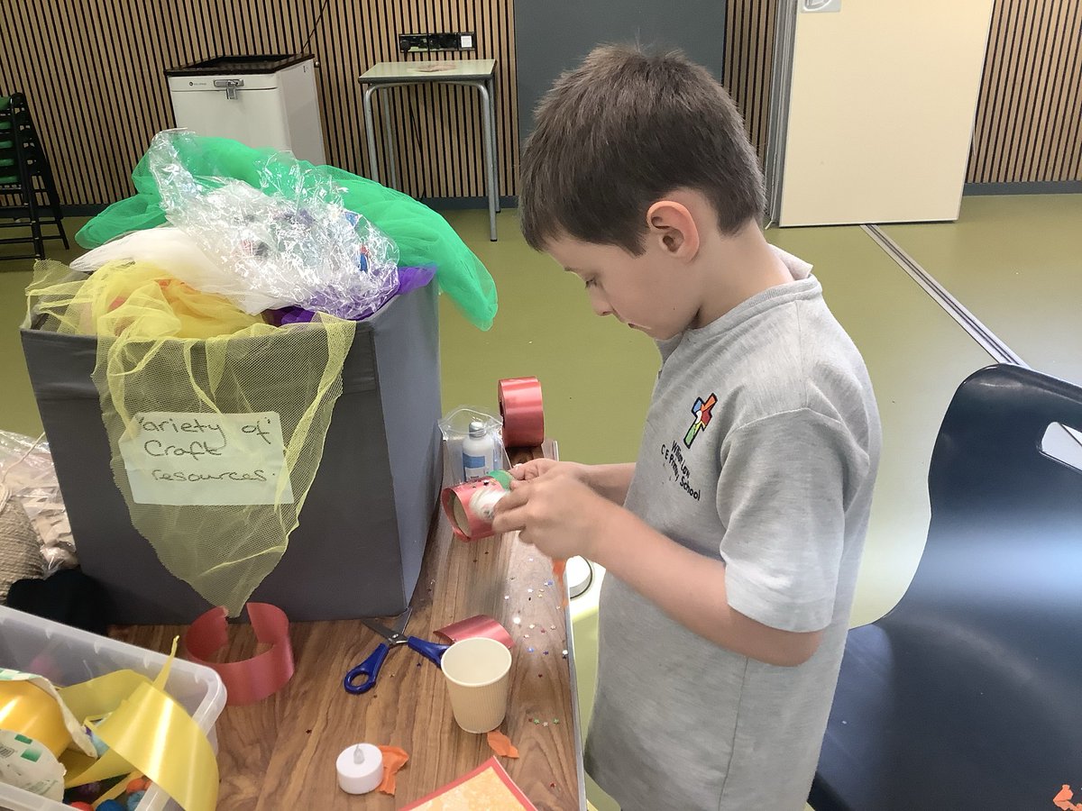 A lovely session of making candle holders for Diwali 🪔 Festival of lights at the Hive.