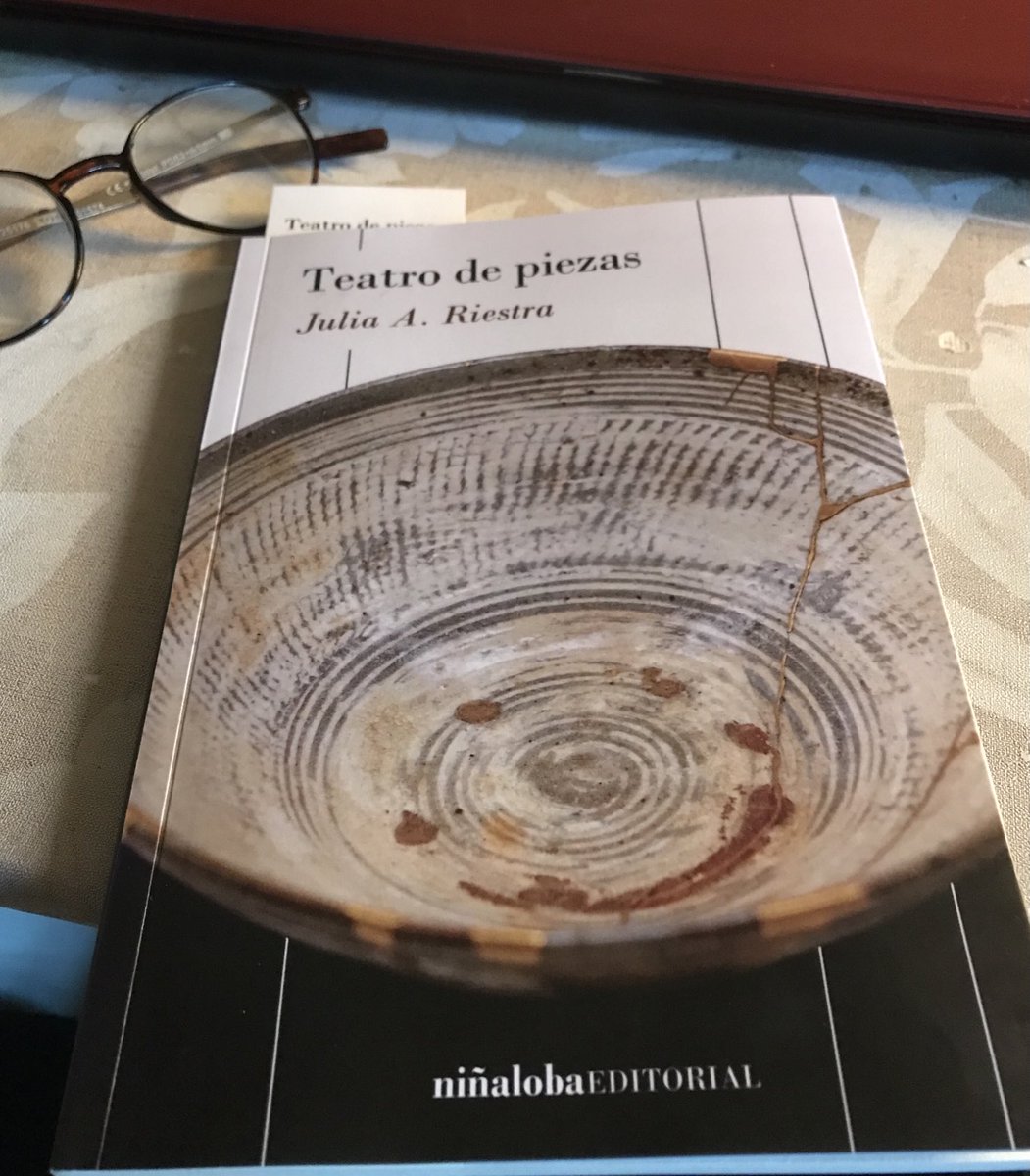 ¡Cuánto hay en común en la vida de las personas!

La grandeza de la sencillez me ha dejado huérfana, y ahora tengo que buscar otra madre.

Me ha encantado.
Gracias.