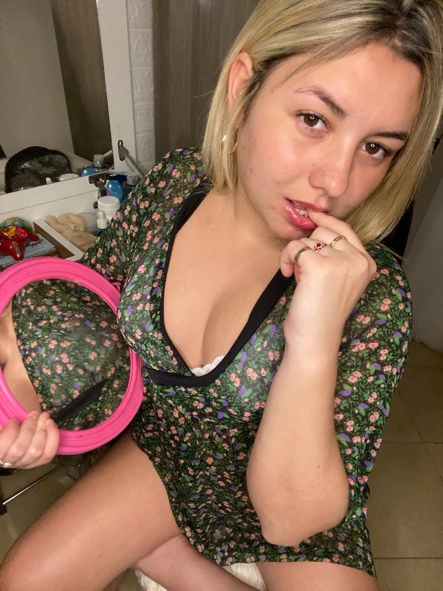 Grace_Moonn's tweet photo. Cum hungry, cock needy. Wreck this pussy now. FREE LINK ⬇️ https://t.co/4n6TNAaPdd
