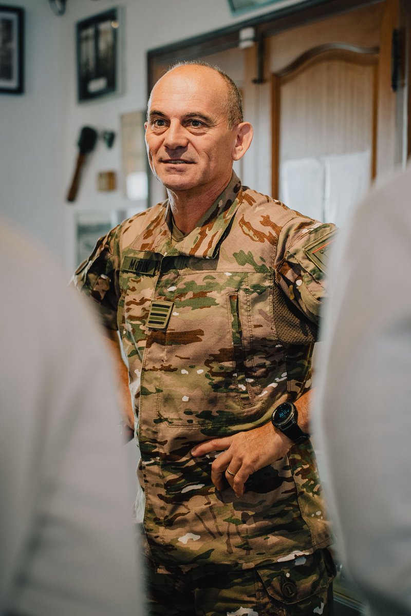 17eRGP's tweet image. 💥Ils ont fait le choix du #17RGP

Aujourd’hui deux jeunes ont décidé de franchir le cap en signant leur contrat d’engagement dans la salle d’honneur du régiment de l’urgence. 

🪖Bravo à eux et bienvenue dans la famille des sapeurs-para 

Et toi, peux-tu le faire ?