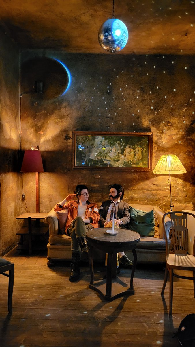 Goru216's tweet photo. The most disco thing you'll see today

#DiscoElysium #cosplay #harrydubois #kimkitsuragi https://t.co/nHS0KjNK2v