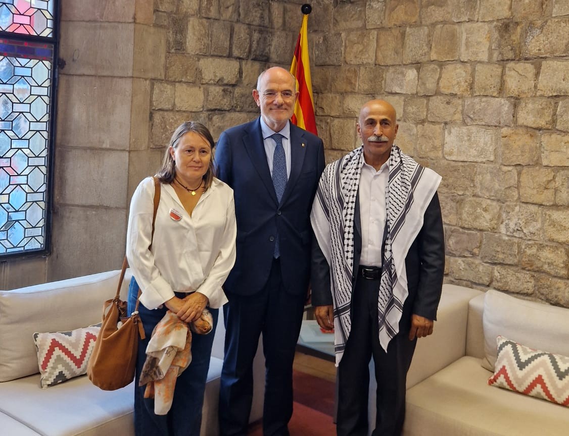 Internacional UGT de Catalunya (@ugtcat_int) on Twitter photo <a href="/bcn_ajuntament/">Ajuntament de Barcelona</a> <a href="/MariaEugeniaGay/">Mª Eugènia Gay</a> <a href="/ugtcatalunya/">UGT de Catalunya</a> El conseller d'<a href="/exteriorscat/">Unió Europea i Acció Exterior</a>, <a href="/jaumeduch/">Jaumeduch</a> ha rebut el secretari general de la Confederació Sindical Palestina de Jericó per expressar el suport del <a href="/govern/">Govern de Catalunya</a> i <a href="/cooperaciocat/">Cooperació</a> a la classe treballadora palestina, la qual es troba cada dia més ofegada i amb menys drets que mai <a href="/bcn_ajuntament/">Ajuntament de Barcelona</a> <a href="/MariaEugeniaGay/">Mª Eugènia Gay</a> <a href="/ugtcatalunya/">UGT de Catalunya</a> El conseller d'<a href="/exteriorscat/">Unió Europea i Acció Exterior</a>, <a href="/jaumeduch/">Jaumeduch</a> ha rebut el secretari general de la Confederació Sindical Palestina de Jericó per expressar el suport del <a href="/govern/">Govern de Catalunya</a> i <a href="/cooperaciocat/">Cooperació</a> a la classe treballadora palestina, la qual es troba cada dia més ofegada i amb menys drets que mai