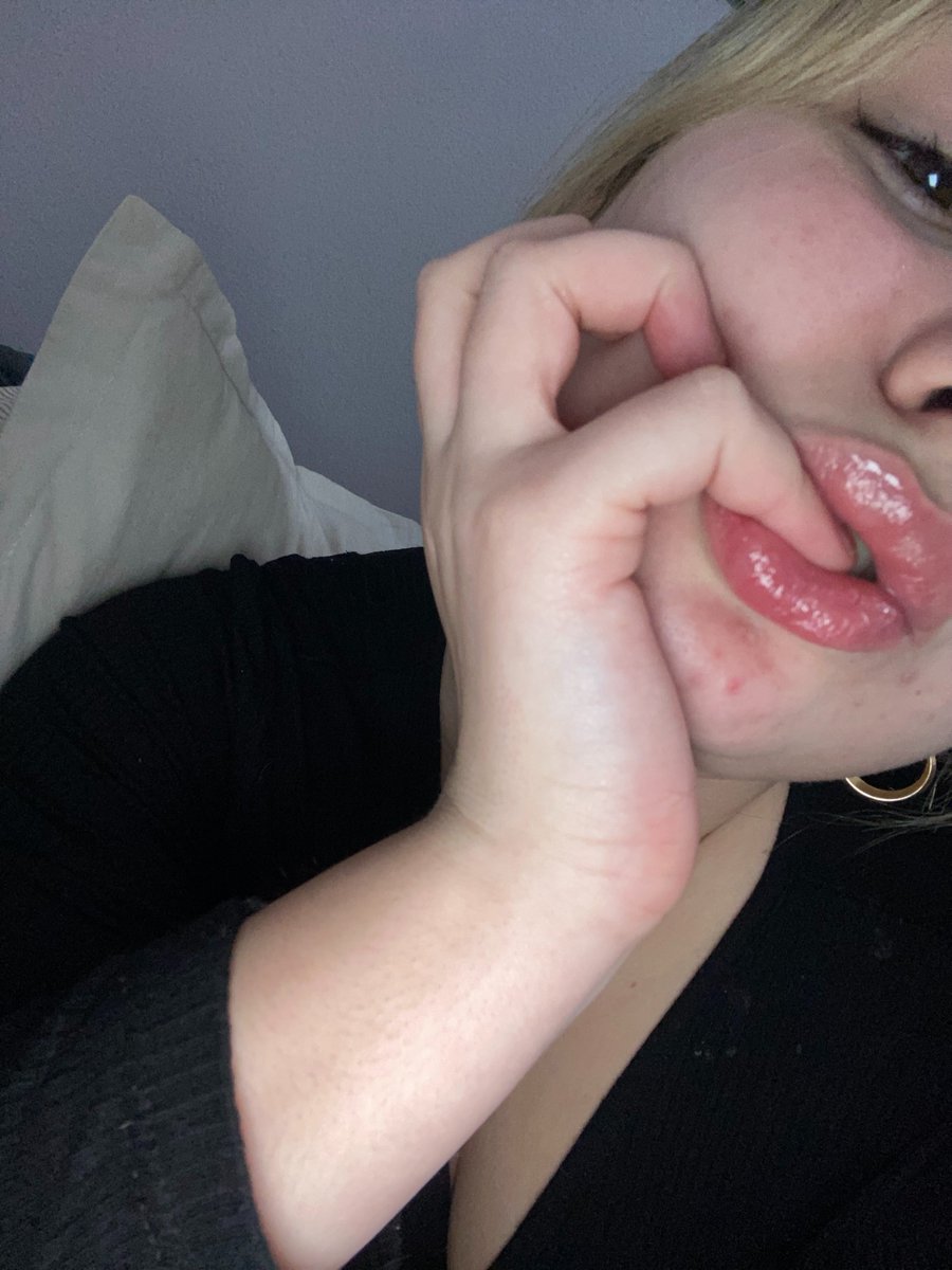 Midnight_Grace_'s tweet photo. Slut mouth dripping spit all over your dick. FREE LINK ⬇️ https://t.co/FKceJqiu2U