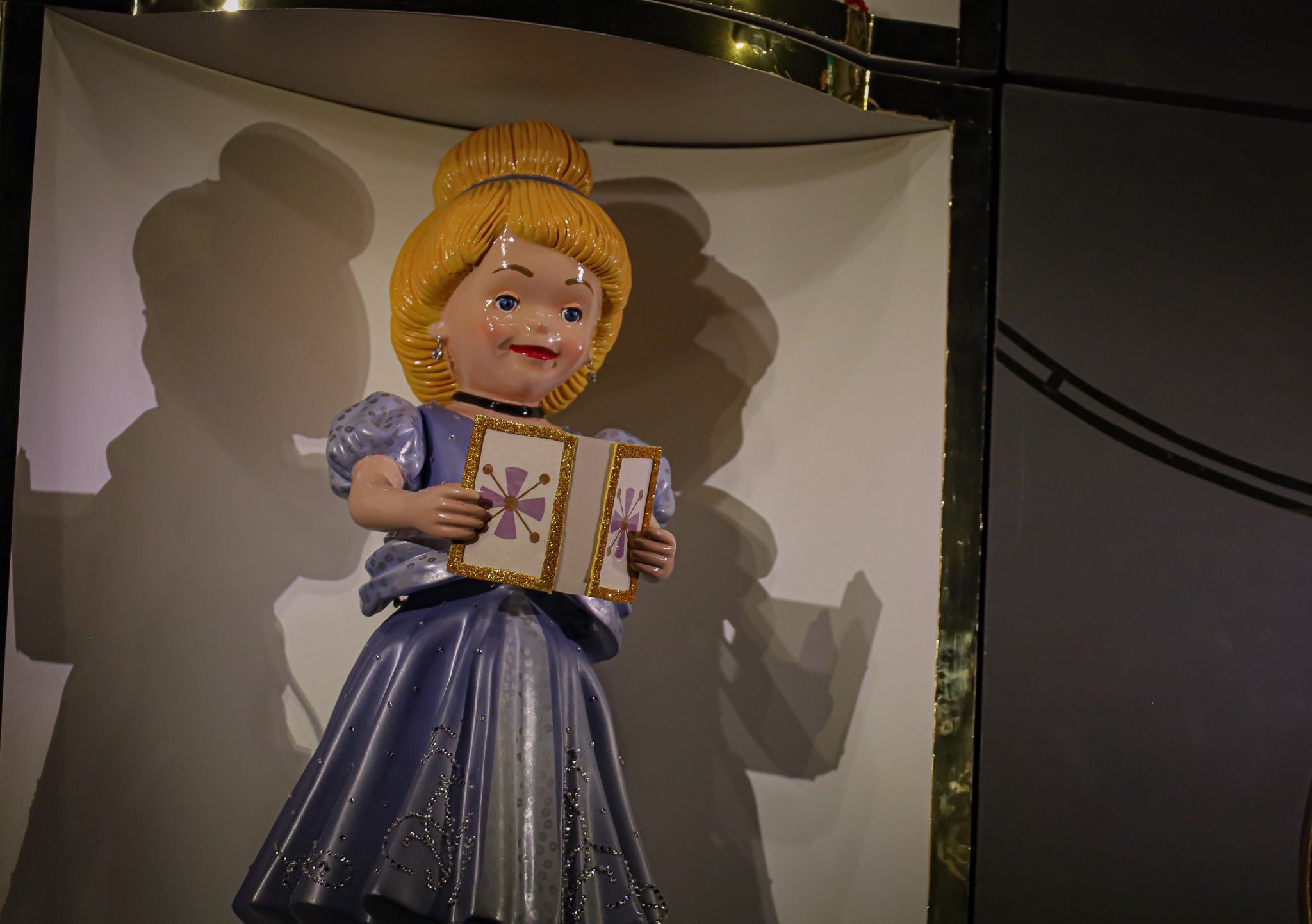 ディズニーストア　シンデレラ ライト　時計　story collection レア商品✨ディズニーストア シンデレラ 時計 置き時計 LED