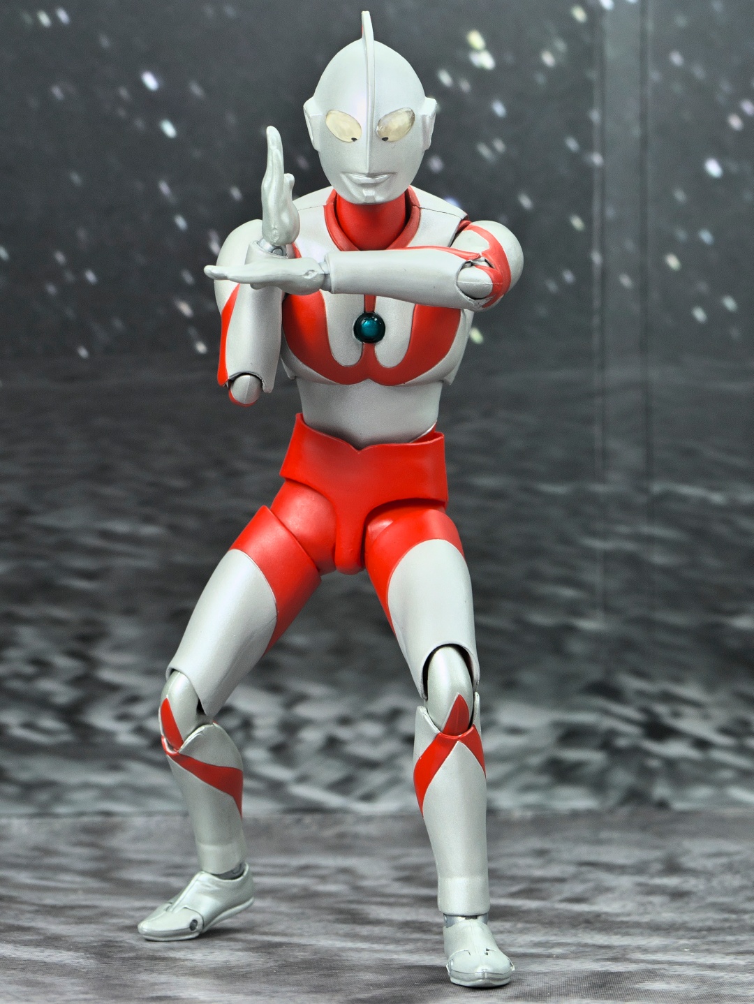 ウルトラマンフィギア　タオルなど付き 最終値下げ早い者勝ち たごーる on X: 