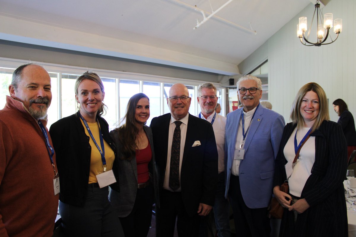 Andrea_Khanjin's tweet photo. It was a pleasure joining MPP Steve Clark and members of the Brockville &amp; District Chamber of Commerce last week to discuss how our government is cutting red tape and saving people and businesses $1.2 billion and 1.8 million hours.

#ONpoli #ProtectOntario #CuttingRedTape https://t.co/8eau6DkfNq