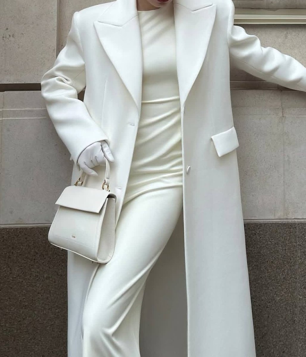 Şöyleli giyindiğim gün kesin yağmur fırtına kasırga bütün doğal afetli hava koşullarıyla karşılaşırım