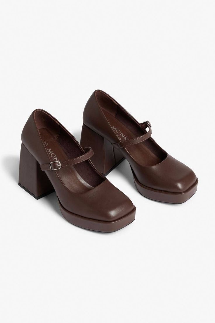 how does pinterest see you?

• top  
• bottoms 
• bag  
• footwear

Эта вишенка на сумке🥺
