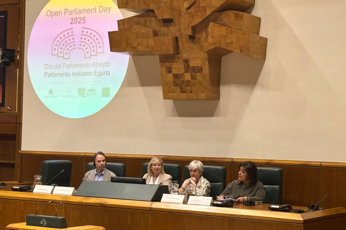 ParlAmericas's tweet photo. La Dip @MeggieSalgado🇲🇽, VP #ParlAmericasOPN, en representación @OpenParl afirmó que el parlamento abierto exige transparencia, datos abiertos, rendición de cuentas y participación efectiva. Llamó a institucionalizar cocreación con soc. civil y fortalecer mecanismos de integridad https://t.co/MhDzm5bNhe