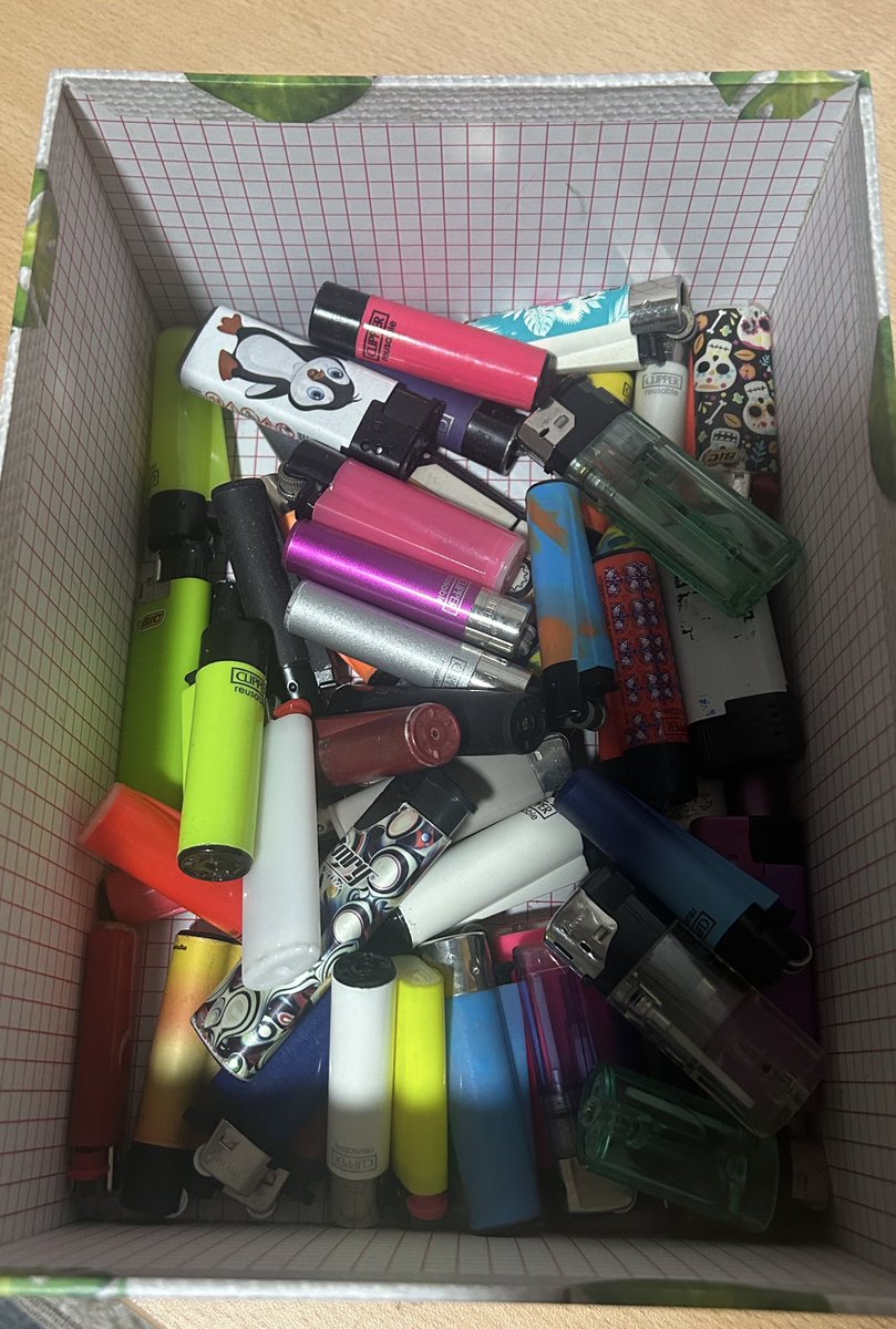 kanka bilmiyorum ki çakmağın nerde görmedim hiç