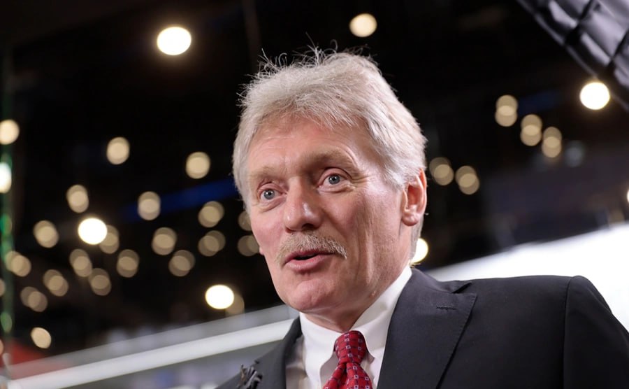 Peskov prohlásil, že neexistují žádné důvody obviňovat Rusko z výskytu bezpilotních letadel nad Evropou.

 "Rusko nemá důvody porušovat jakékoliv práva, Rusko není ulhaná a zákeřná země tak jako Evropa"