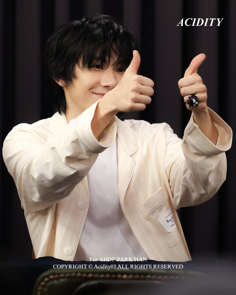 Acidity03's tweet image. 250926 케이팝투게더 팬싸

🥹👍

#PARKHAN #박한 #AHOF #아홉