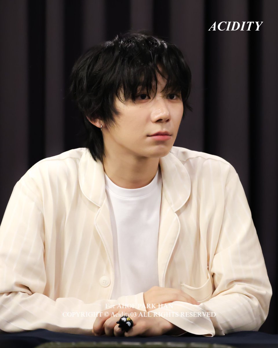 Acidity03's tweet image. 250926 케이팝투게더 팬싸

🥹👍

#PARKHAN #박한 #AHOF #아홉