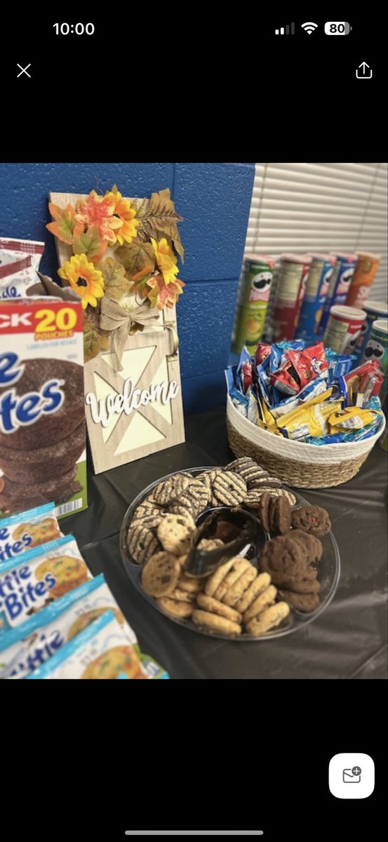 CoachSaraSears's tweet photo. Our @RMSRavens parents donated items for our field day hospitality room, and it made for a sweet treat to start off our fall break. Everyone got a full plate (or two...) because there was SO MUCH food. We are thankful for our stakeholders! https://t.co/ouC2JTSiuR