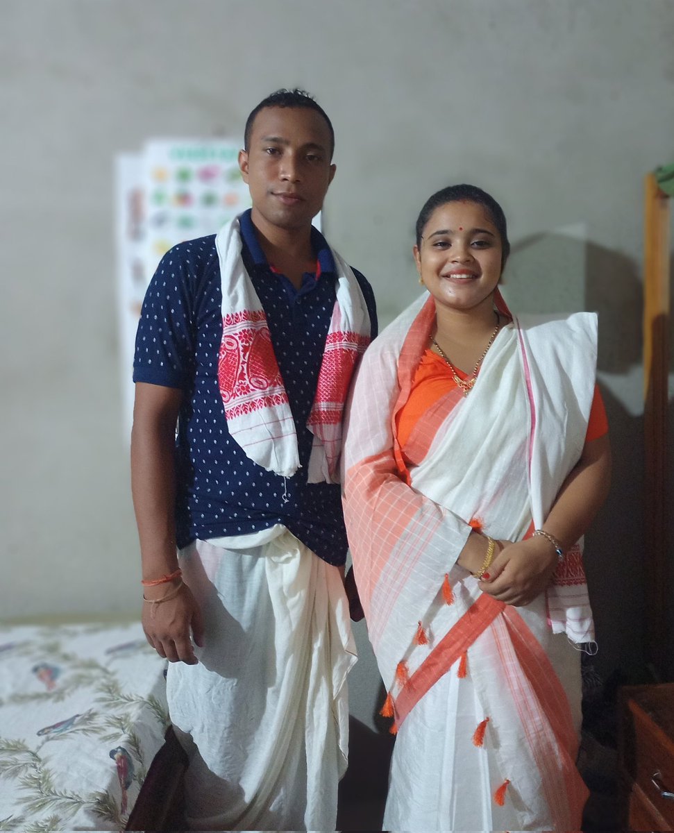 DadulKumar1's tweet photo. আজি পৱিত্ৰ শ্ৰীশ্ৰীলক্ষ্মী পূজা উপলক্ষে ধন-ঐশ্বৰ্যৰ অধিষ্ঠাত্ৰী দেৱী আই লক্ষ্মীৰ শ্ৰীচৰণত প্ৰাৰ্থনা জনাইছোঁ। 

#laxmi 
#LaxmiPuja2025 https://t.co/ZibJ6QDsDc