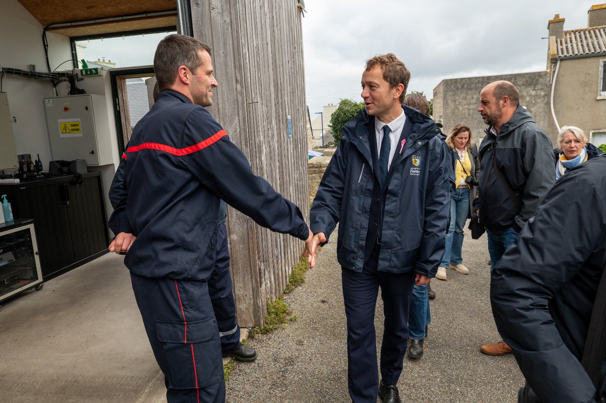 𝗟𝗲𝘀 𝗲́𝗹𝘂𝘀 𝗱𝘂 𝗗𝗲́𝗽𝗮𝗿𝘁𝗲𝗺𝗲𝗻𝘁 𝘀𝘂𝗿 𝗹𝗲 𝘁𝗲𝗿𝗿𝗮𝗶𝗻

📍 Ce lundi, vos conseillers départementaux étaient réunis en Commission permanente décentralisée à #Molène.

🤝 Le Département a pris la décision de délocaliser six commissions permanentes par an.