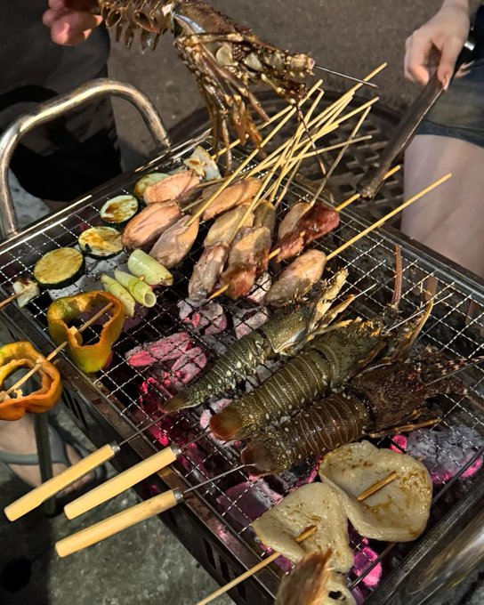 ZasuX19046's tweet photo. 烤肉 烤肉 最愛吃肉肉
#台中 https://t.co/WEOyvhMZ6W