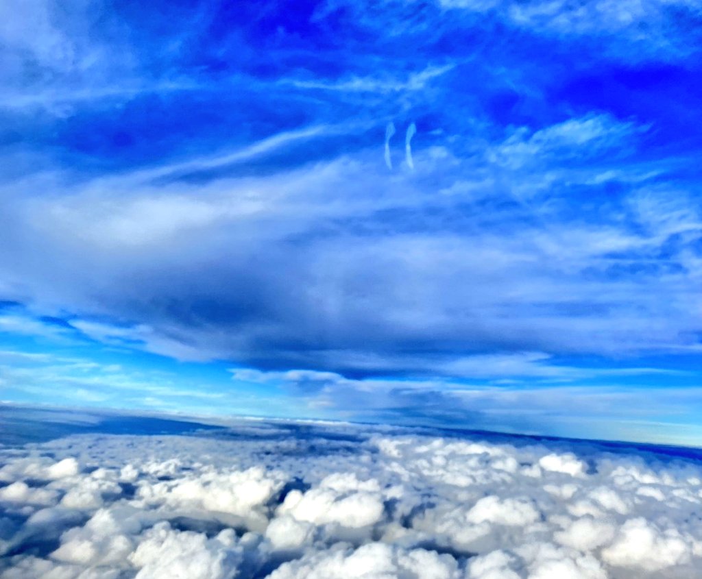 aiminslot's tweet image. 前入り✈️💭
夏を取り戻すよ🩷🩷🩷

#撮影
#shooting