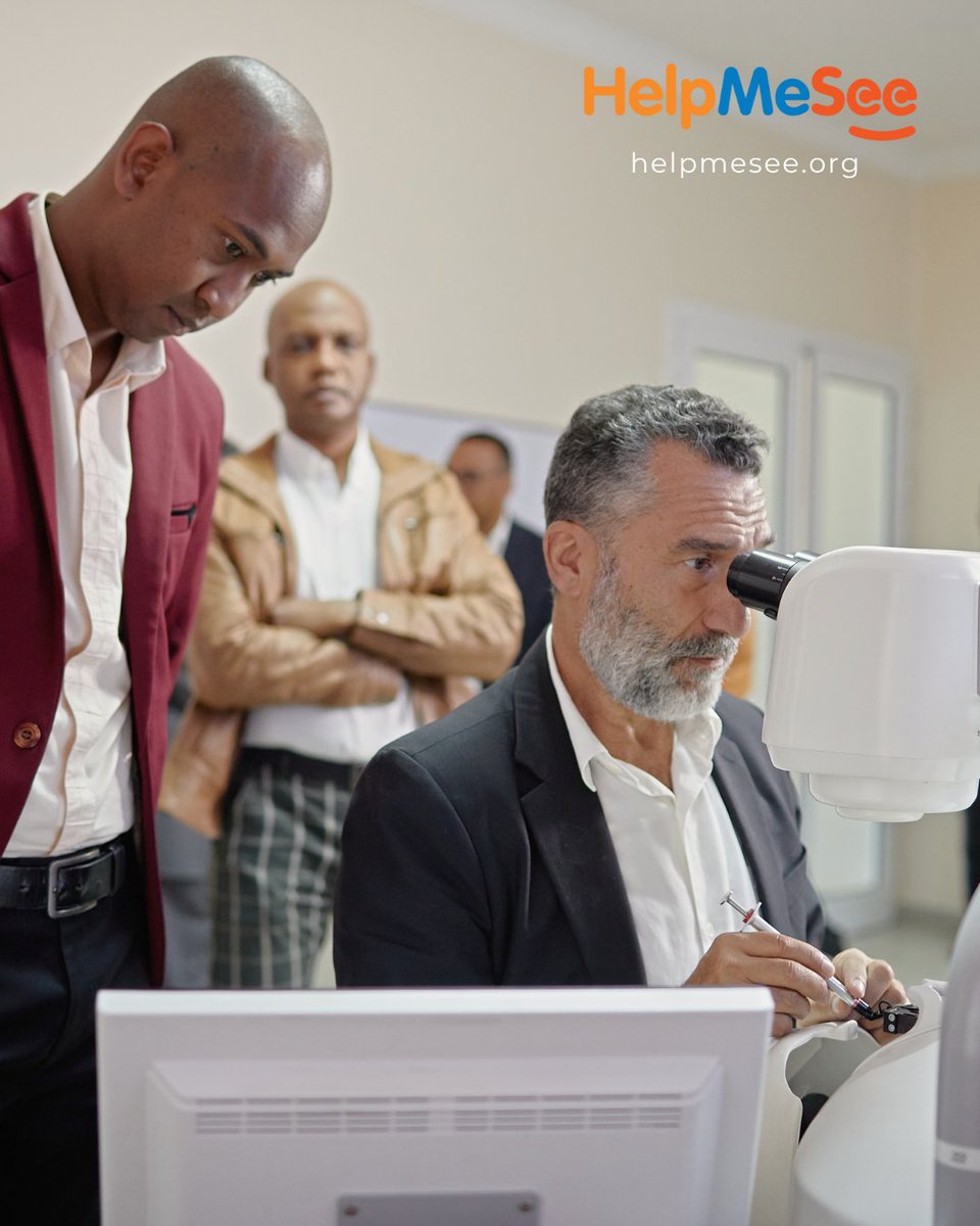 HelpMeSee's tweet image. Simulation-based training provides a hands-on experience that improves patient outcomes for the #cataract blind. 

As we approach World Sight Day, let’s commit to refining surgical skills in #MSICS and tackling preventable blindness together! 

➡️ brnw.ch/21wWojW