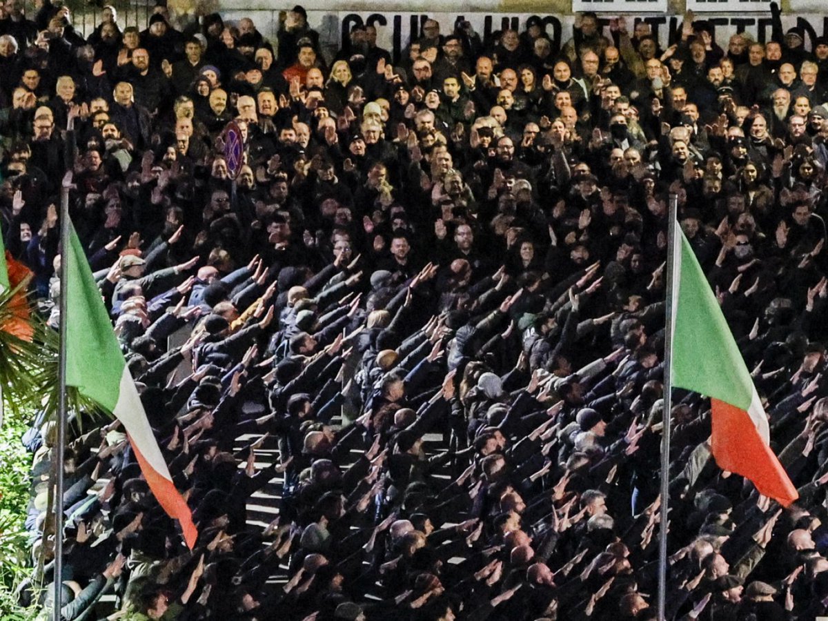 ClaudioFC73's tweet photo. @povcomunisti_ Ecco, da bravo, ora guarda questa e fatti na pippa che ti calmi... https://t.co/hPtPcsII7F