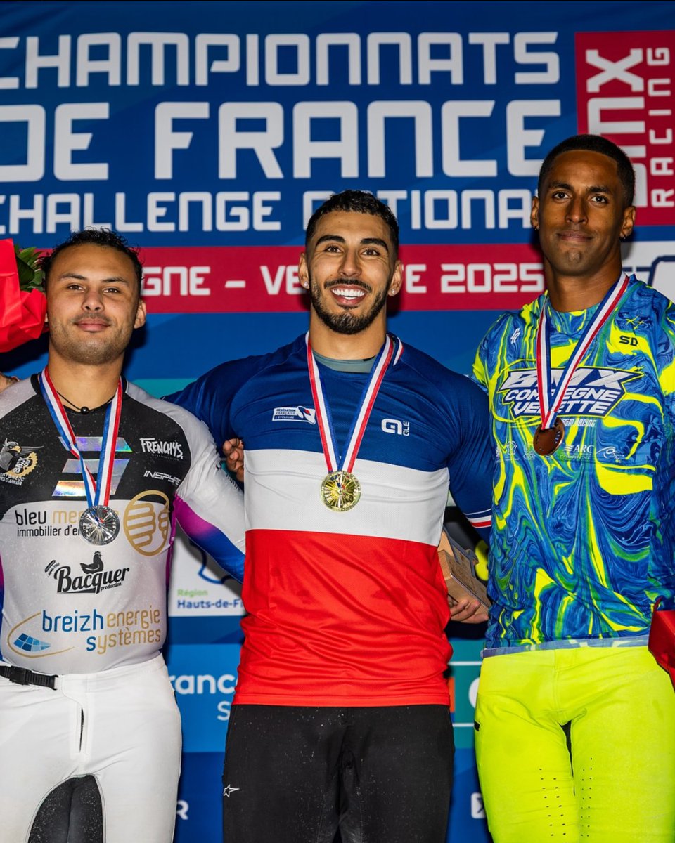 🏆 Les championnats de France de BMX Racing se tenaient du 3 au 5 octobre à Compiègne. On connaît désormais nos maillots tricolores ! 🇫🇷

🥇 Axelle Etienne conserve son titre chez les Elite féminines, devançant Léa Brindjonc et Mathilde Doudoux. Chez les Elite masculins, Léo