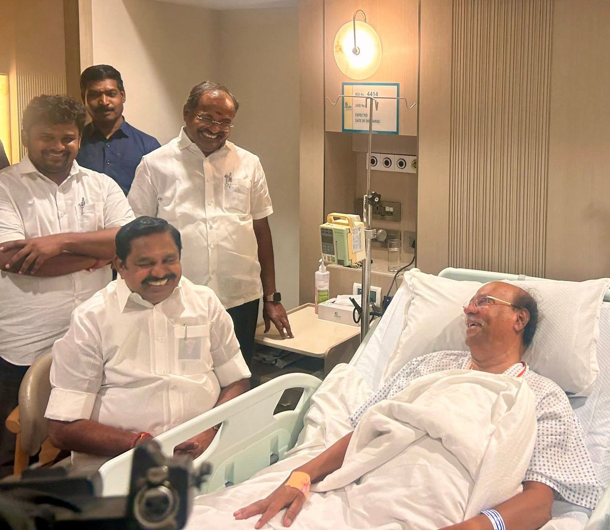 phc_36's tweet photo. Leader of Opposition, Tamil Nadu Assembly, Thiru Edappadiyar today made a visit to Dr Ayya who got admitted at Apollo hospital, Thousand Light, Chennai to ask after and wished him a speedy recovery..

#DrAyyaRamadoss https://t.co/6MygqiwEf3