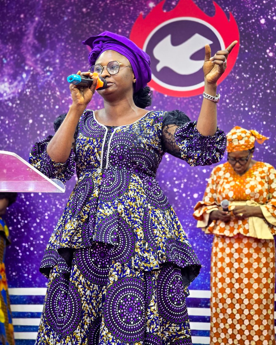 pacesetters_abk's tweet photo. Ese Ese, EseO
Ema se
Ese Ese, EseO
Ema se🎶🎶

After all is said and done
I'm who I am because of You
What can I give for all this love
What can I say but give You thanks

Ese Ese, EseO
Ema se
Ese Ese, EseO
Ema se 🎶🎶

#thanksgivingsundayservice https://t.co/QBMVv6rOU7