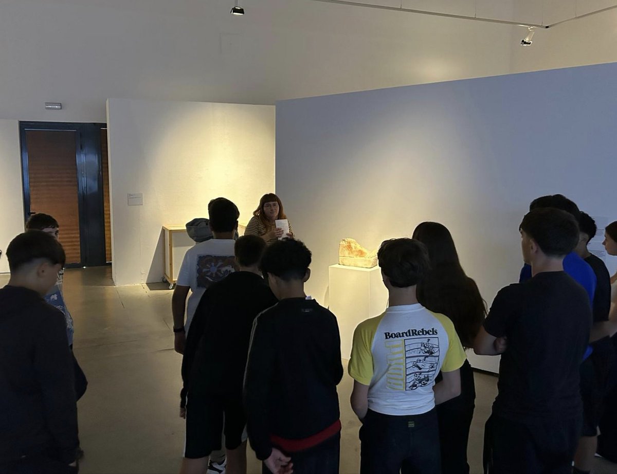 Entre art, paisatge i memòria, l’alumnat de 3r d’ESO ha viscut avui una experiència per pensar el riu Ebre com a espai de vida i identitat.

Una proposta vinculada a l’exposició 'Cos d’Ebre' de Marco Noris, al <a href="/centreartlopati/">Lo Pati Centre d'Art</a>  que connecta mirada, territori i emoció. 🌾🎧