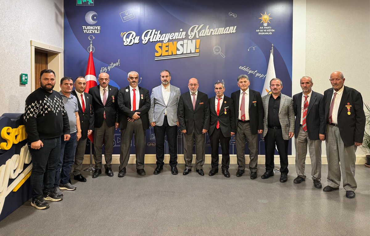 Türkiye Harp Malûlü Gaziler Şehit Dul ve Yetimler Derneği Trabzon Şubesinden çok değerli hemşehrilerimizi Genel Merkezimizde ağırladık.

Terörsüz Türkiye sürecinde kat ettiğimiz mesafeyi konuştuk, misafirlerimizin konu hakkındaki görüş ve önerilerini dinledik.

Kimsenin şüphesi