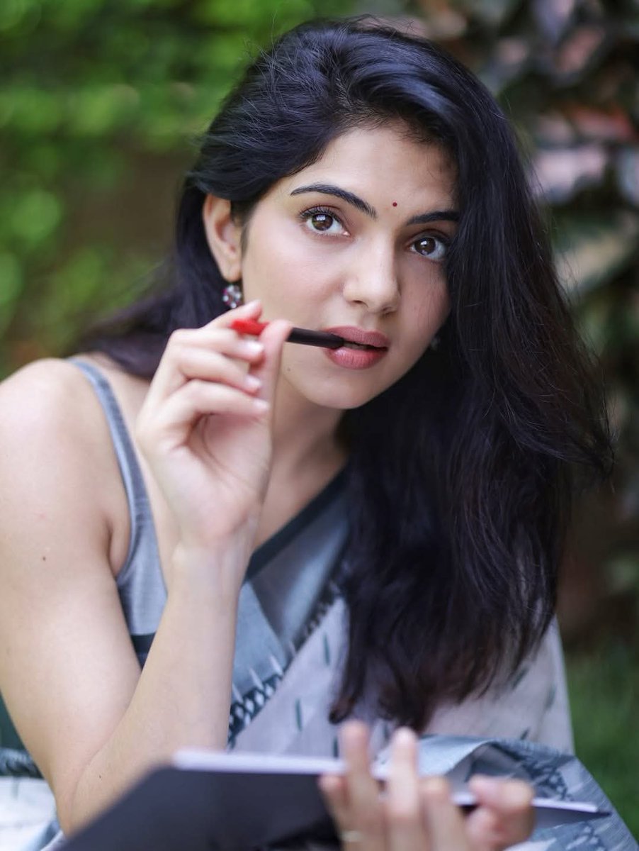 psycho_queen20's tweet image. கூட இருப்பவர்களுக்கெல்லாம் 
நம் கஷ்டங்கள் தெரிவதில்லை 
நம் கஷ்டத்திலும் கூட 
இருப்பவர்களுக்கு மட்டுமே 
நம் கஷ்டங்கள் தெரியும்...