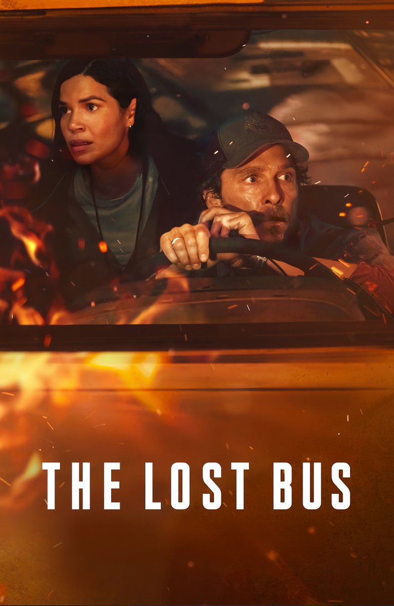 مراجعة فيلم | The Lost Bus

عودة الممثل ماثيو ماكونهي بعد سنواتٍ من غيابه هو سببٌ كافٍ لمشاهدة هذا العمل، وحقيقة لم اكن اتوقع مستوى معين أو تجربة استثنائية انما كان طلبي الوحيد هو حضور بارز لماثيو وقصة مطروحة بشكل ممتع، فهل فعلًا نجح الفيلم بذلك؟

هذه الشاكلة من الأعمال قائمة على