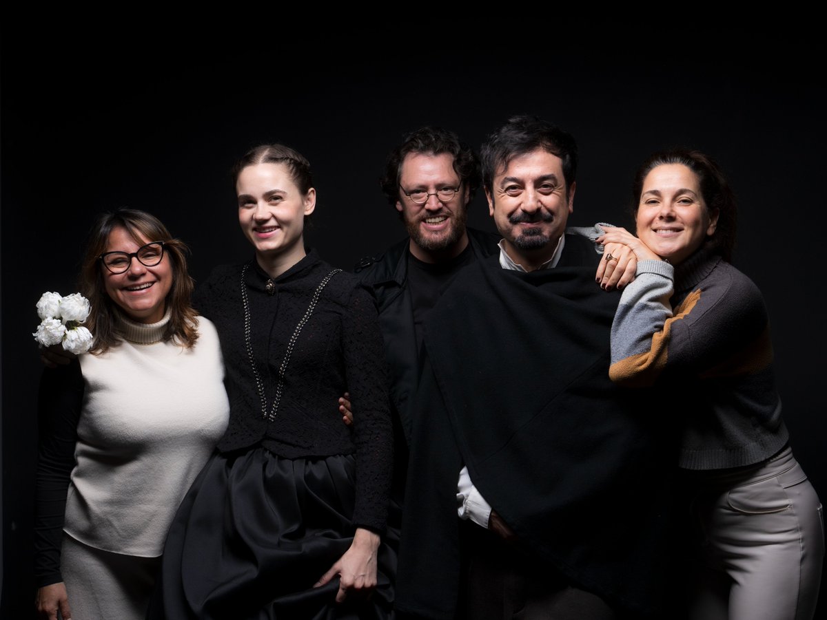 🎭 "El teatro Fernán Gómez estrena Más allá de esta vida" "La obra combina 2 leyendas de Bécquer, 'Los ojos verdes' y 'El monte de las ánimas', con algunas de sus rimas y reflexiones de 'Cartas desde mi celda', 'Cartas literarias a una mujer', así como fragmentos de sus otras