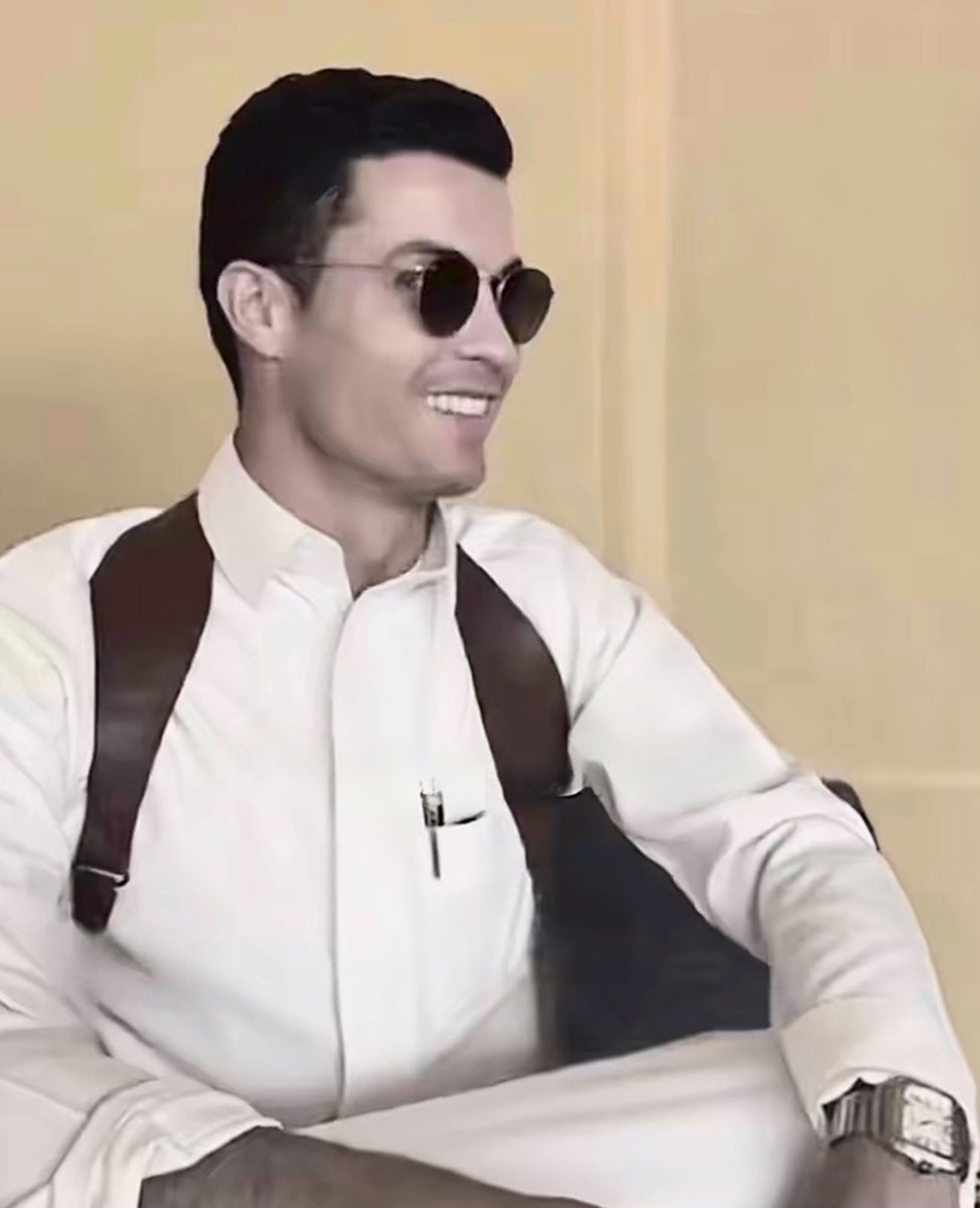 انا بدوي ماحنيت الراس موليّه
انا بدوي يموت العهد ما خانه 💛