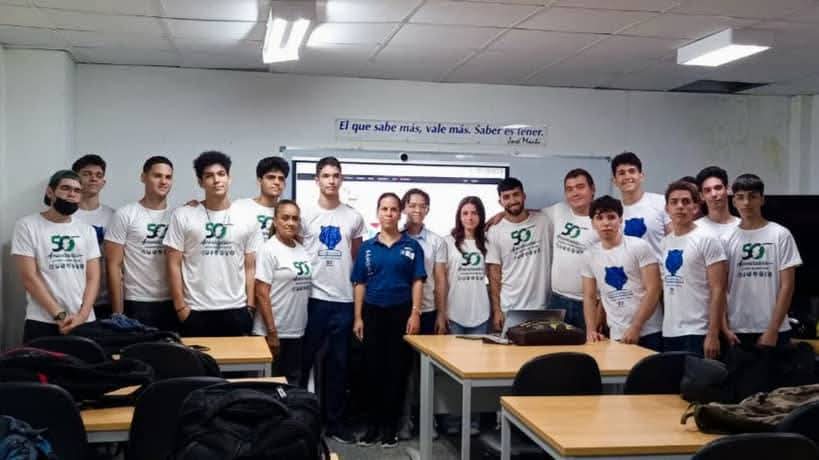 NelsonF01511077's tweet image. Estudiantes de diversos centros educacionales del país participaron en el Concurso Internacional Universitario de Programación #ICPC2025, donde se pusieron a prueba habilidades en programación, algoritmia  y trabajo en equipo.
Felicitaciones a los clasificados.