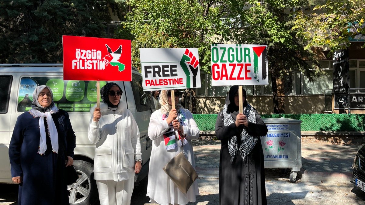 akparti_isparta's tweet photo. Kadın Kollarımız tarafından düzenlenen
"SESSİZ ÇIĞLIK"
adlı protestoda yerimizi aldık.

Bugün olmazsa,

Yarın, bir gün,

MUTLAKA!

#SessizZincir https://t.co/uIDAT8pMLT