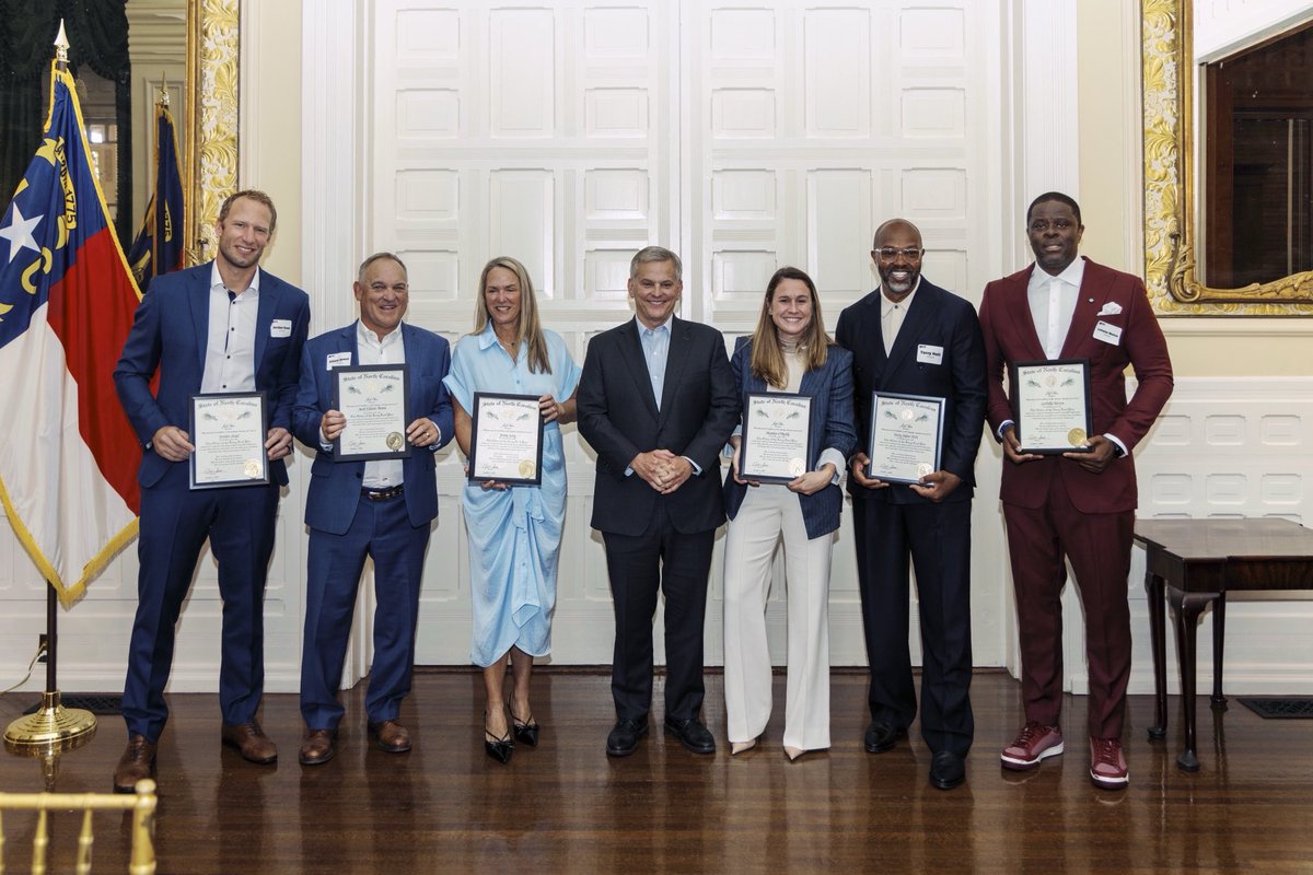 It was an honor to induct these North Carolina sports legends into The Order of the Long Leaf Pine: 
 
⚽<a href="/HeatherOReilly/">Heather O'Reilly</a>
🥍Jenny Levy
🏈Torry Holt
⚾<a href="/Elliott_Avent/">Elliott Avent</a>
🏀<a href="/LeVelleMoton/">LeVelle Moton</a>
🏒 Jordan Staal
