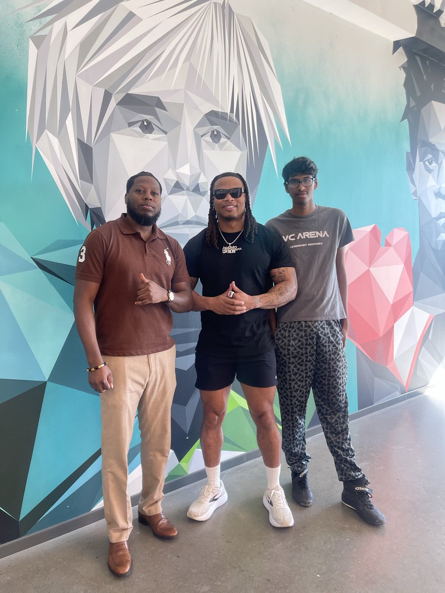 vadorbeatz's tweet photo. “Stop looking for what and start leaning into your way…” Words of wisdom from @ThisIsCanon 

From Empire to Entrepreneur 🚀

Mario Canon joins the EMP Podcast to talk resilience, mindset &amp; living w/ purpose.

🎥 Watch here: https://t.co/3H6rUPx5ZC

#Mindset #Purpose #EMPPodcast https://t.co/9FEunE9Pcq