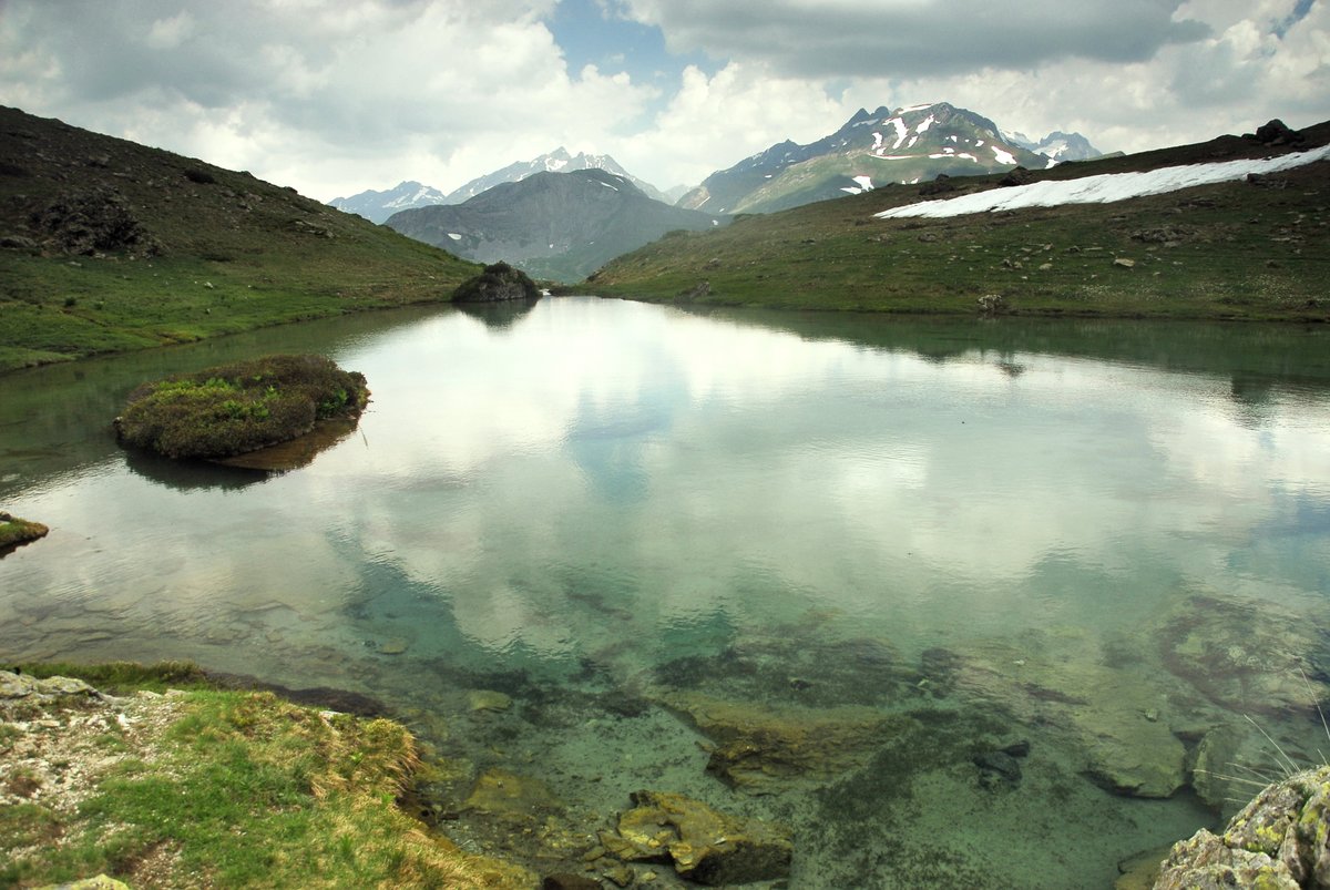 EduVinuales's tweet image. Me han llamado de Aragón Radio para comentar el problema de bañistas en ríos-pozas de Aragón o ibones del Pirineo. He comentado que ese problema es la punta del iceberg de un modelo de turismo insostenible basado en operaciones urbanísticas, toboganes...
cartv.es/aragonradio/po…