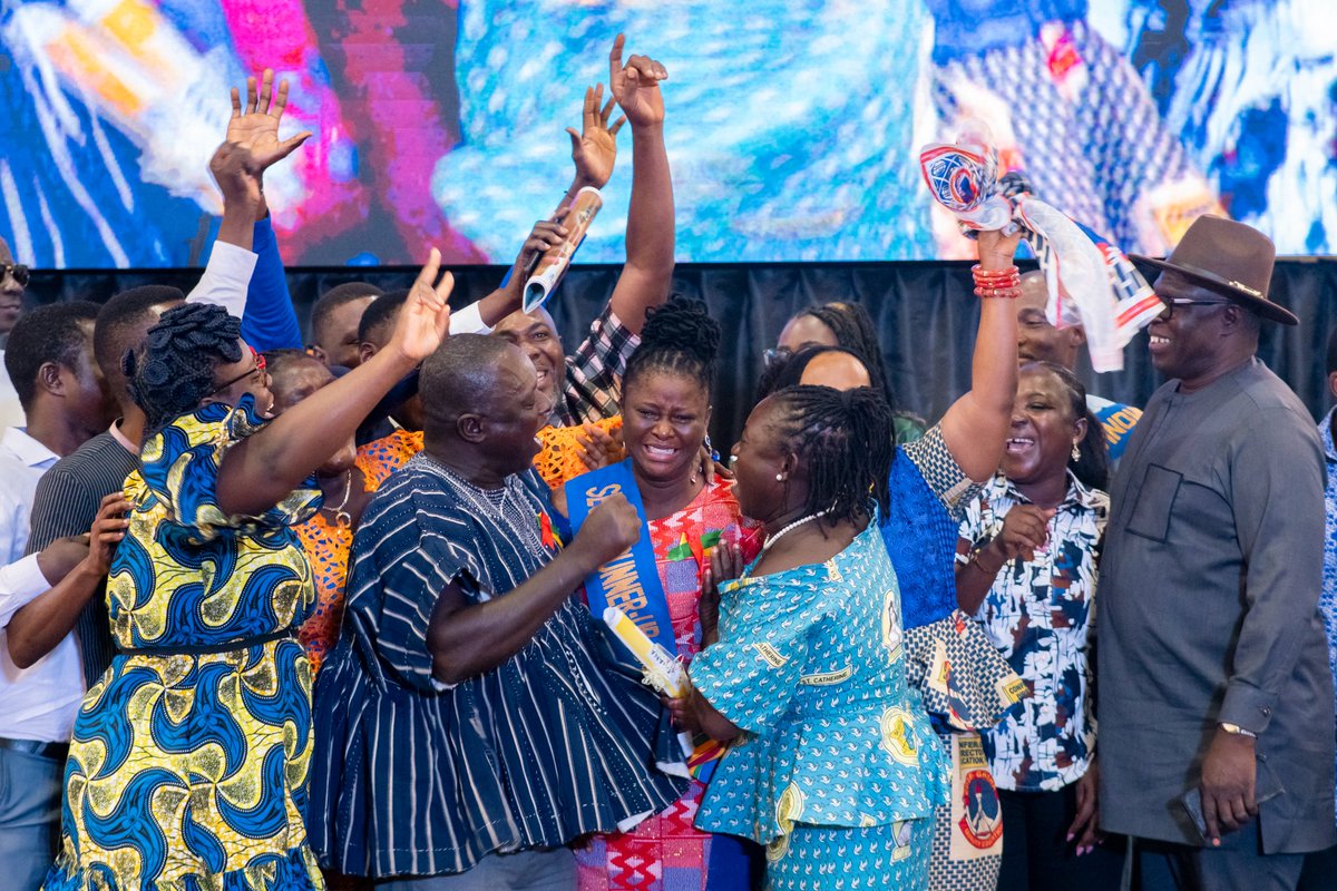 UNICEFGhana's tweet image. Teachers are guiding lights, shaping minds and inspiring dreams. On #WorldTeachersDay, we joined the @moeghofficial, @NTC_GH and partners to celebrate and express gratitude to all teachers for shaping the future. 

For every child, quality teaching and education.

#ThankATeacher