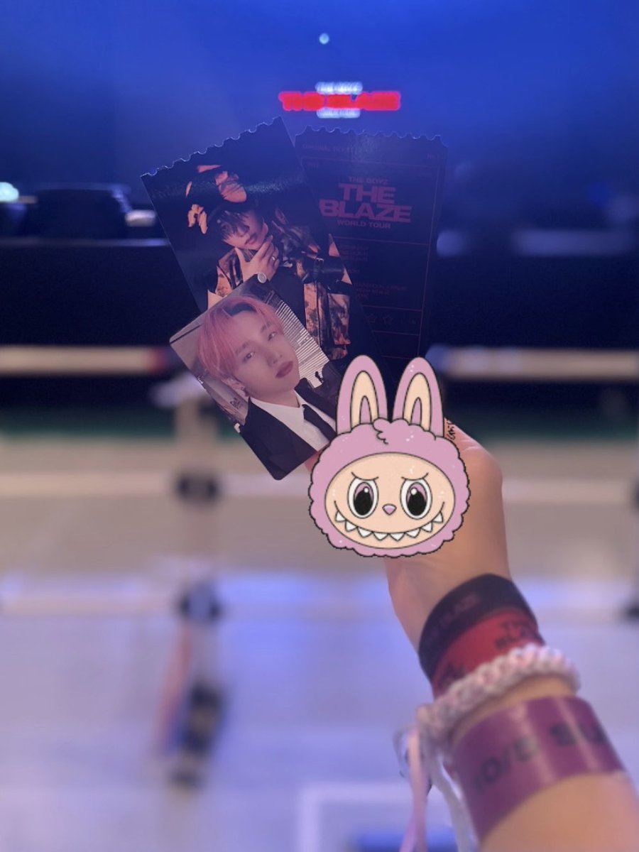 幸運ラブブ💛🧡 ドボイズにたくさん幸運が訪れますように！ ソウルから東京までどのステージも魂が痺れるほど最高にかっこよかった、またね

251004-05 THE BLAZE #선우  
#SUNWOO #THEBOYZ #더보이즈 #ドボイズ