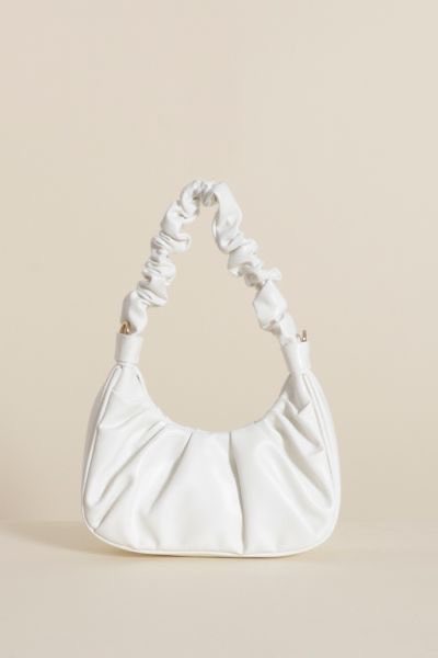 jslvbt's tweet photo. how does pinterest see you?  

• top   
• bottoms  
• bag   
• footwear https://t.co/fxM5djbO9P