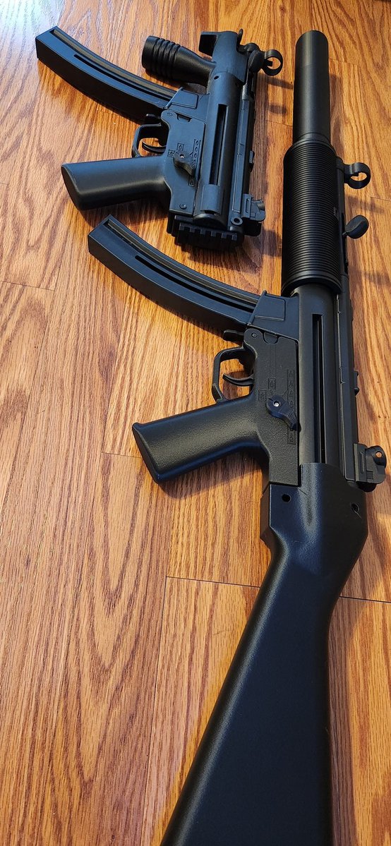 Print_a_22's tweet image. MP5-22 at home... 99% printable. More info here:
print-a-22.com/yippee_ki_yay/
Kits available for preorder, will be test firing this week... Print your mp5 dreams to life
