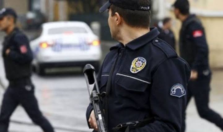 Bu memleket için canını veren bu adamların hakkını ne zaman ödeyeceksiniz?
#PolislerSoruyor