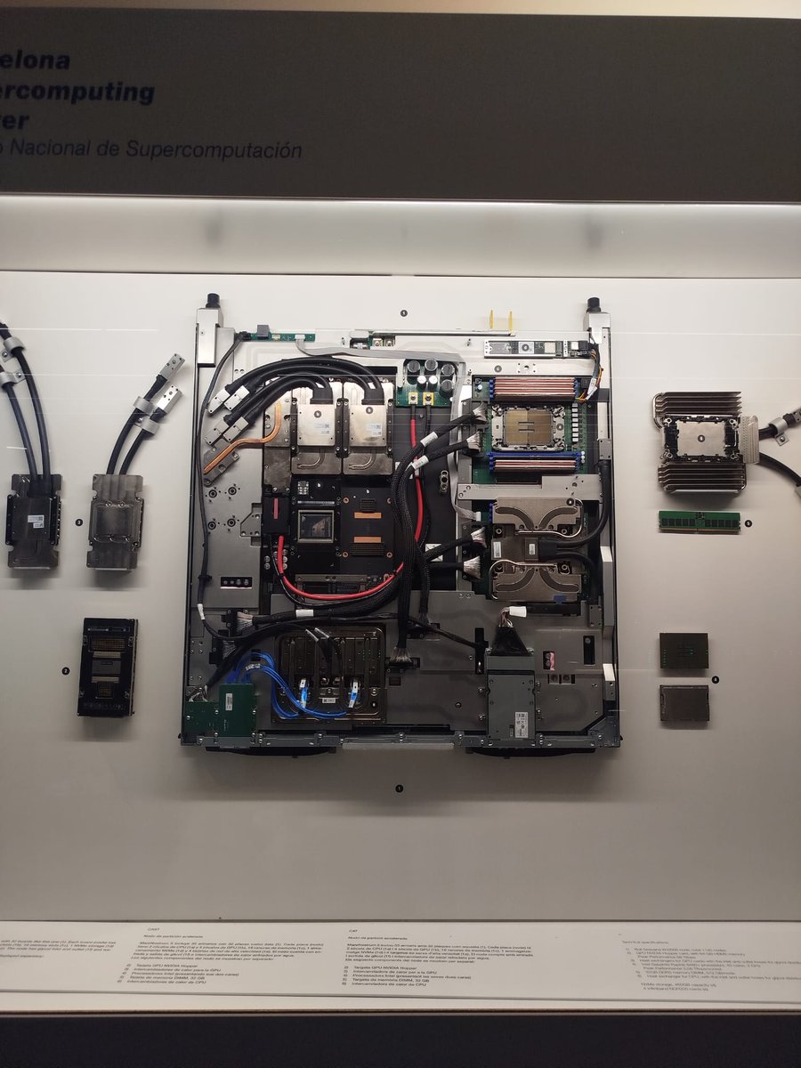 BIOSPAIN_AseBio's tweet photo. #BIOSPAIN2025 | The media invited to #BIOSPAIN had the chance to visit the Barcelona Supercomputing Center, one of Europe’s leading research hubs in high-performance computing. https://t.co/QM1ExEq636