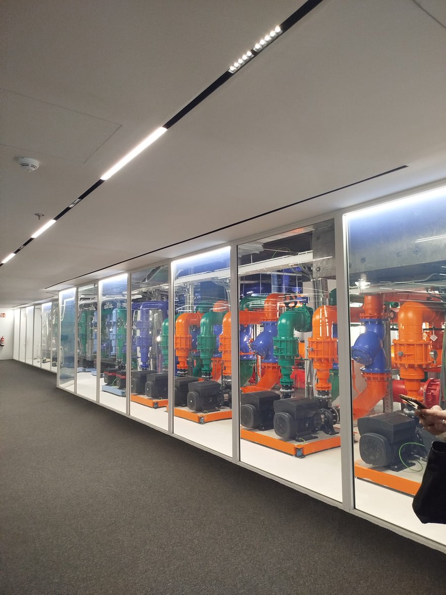 BIOSPAIN_AseBio's tweet photo. #BIOSPAIN2025 | The media invited to #BIOSPAIN had the chance to visit the Barcelona Supercomputing Center, one of Europe’s leading research hubs in high-performance computing. https://t.co/QM1ExEq636