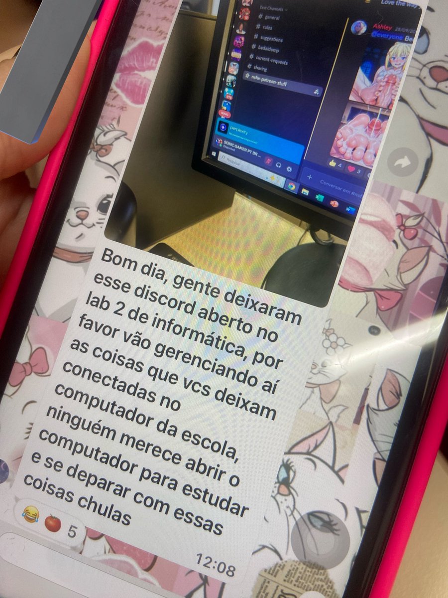 crisisoncry's tweet image. a escola ta pocando