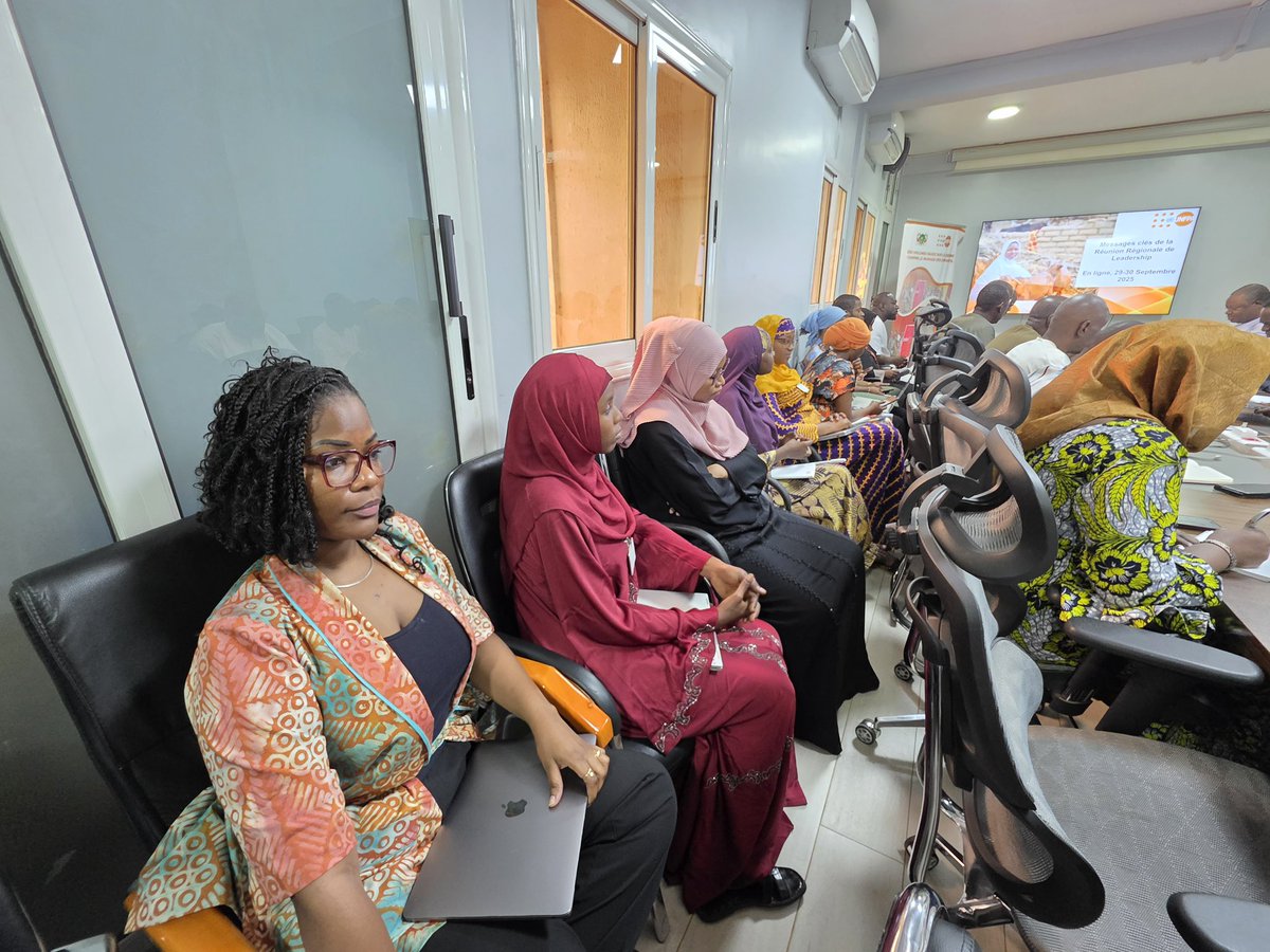 Avec comme invité spéciale le Représentant du Cameroun,  Dr. Justin Koffi, l’équipe du Niger a pris part à la restitution du RLM tenue sous les orientations de Mme Diene Keita, Directrice exécutive de l’#UNFPA, sur le thème : « UN@80 : Réinventer le leadership de l’UNFPA »