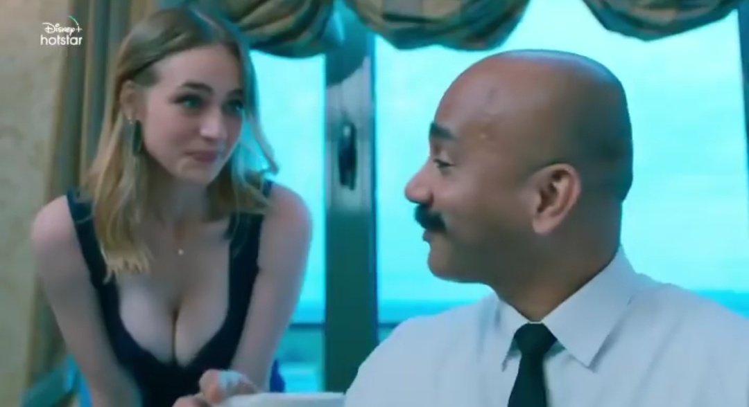 Mana daggara samskari lanja... Bollywood lo emo ila ippudu...