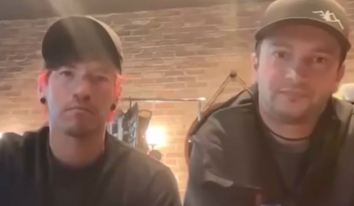 frozendistorted's tweet image. this photo has me shaking .